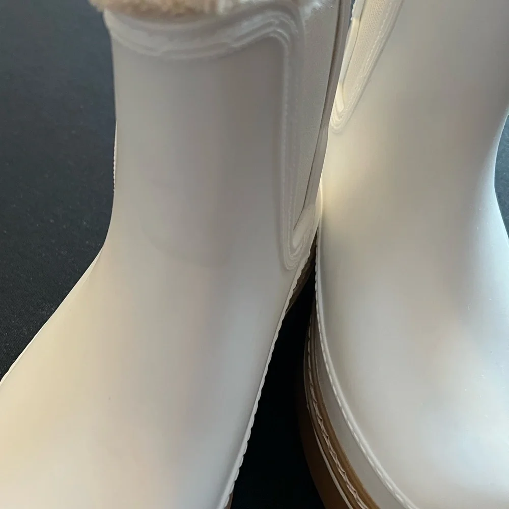 MARC FISHER WOMEN'S FARGO WATERPROOF BOOTIE size 7
